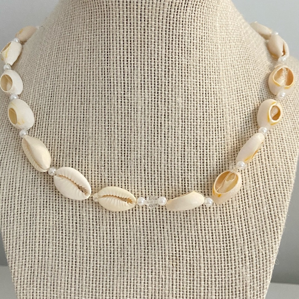 pearl and shell choker